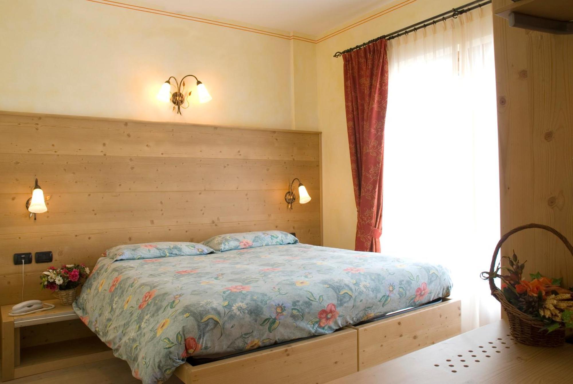 Hotel La Tea Лівіньо Екстер'єр фото